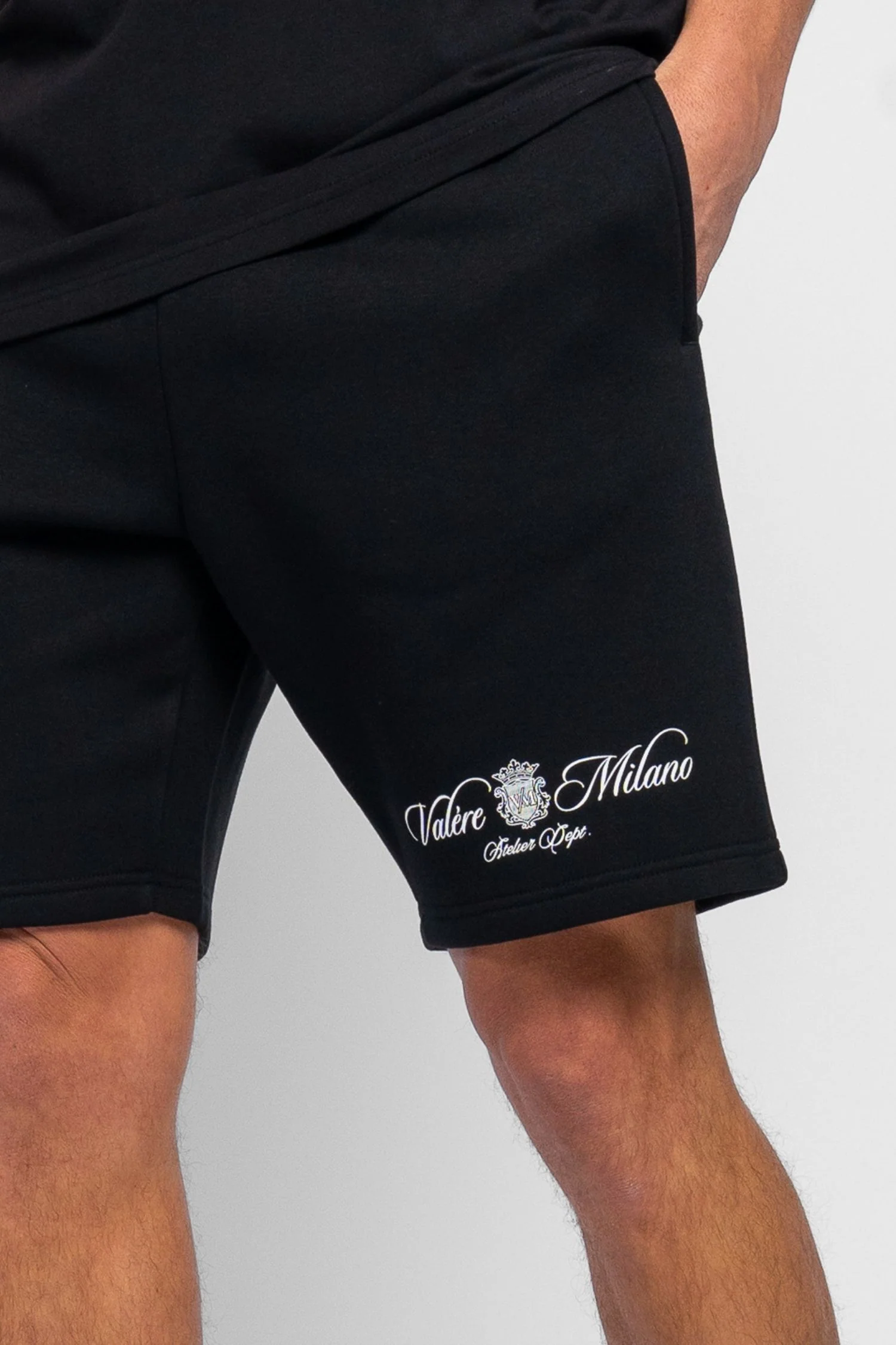 DEVARO BLACK SHORT - Image 2