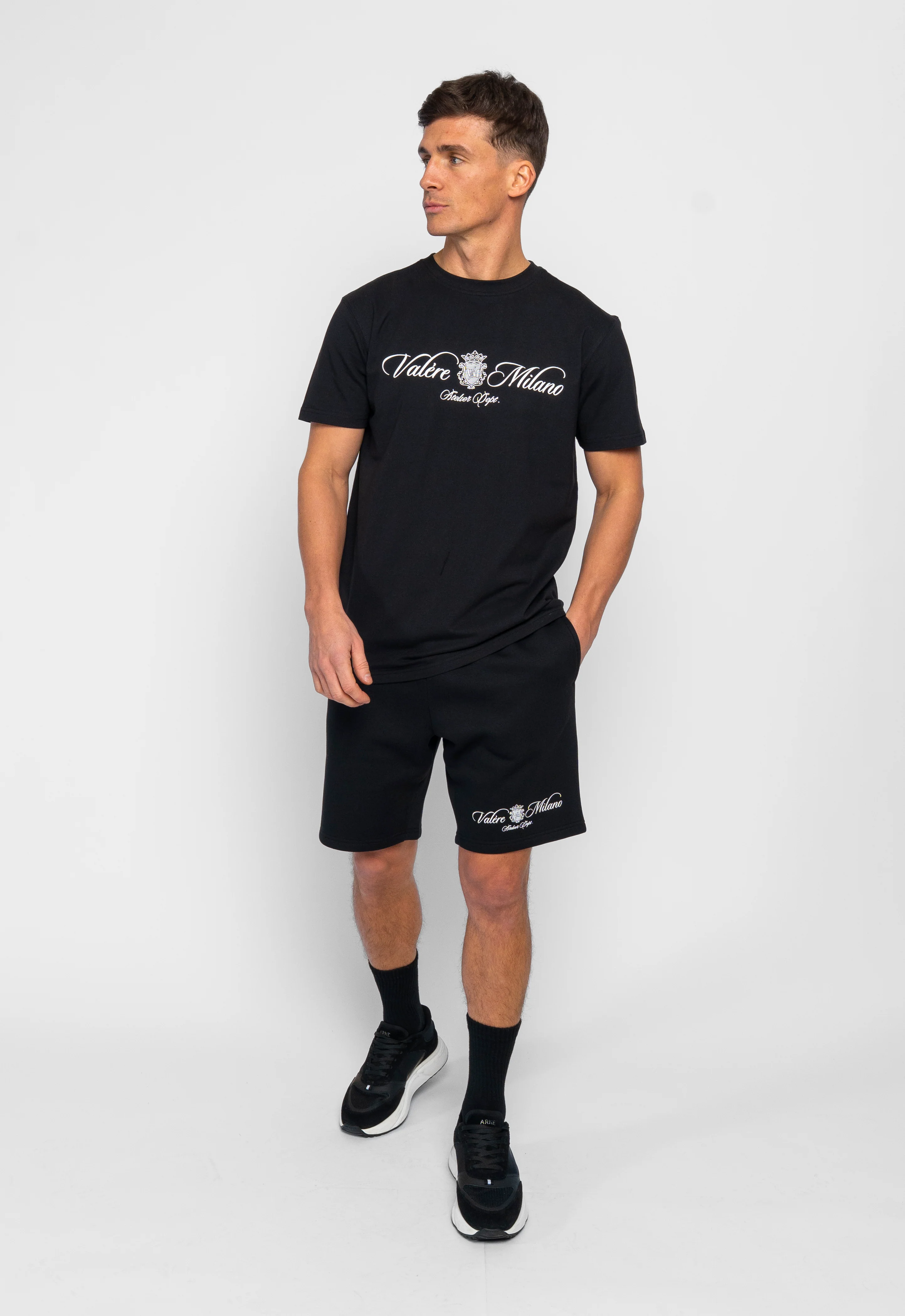 DEVARO BLACK SHORT - Image 4