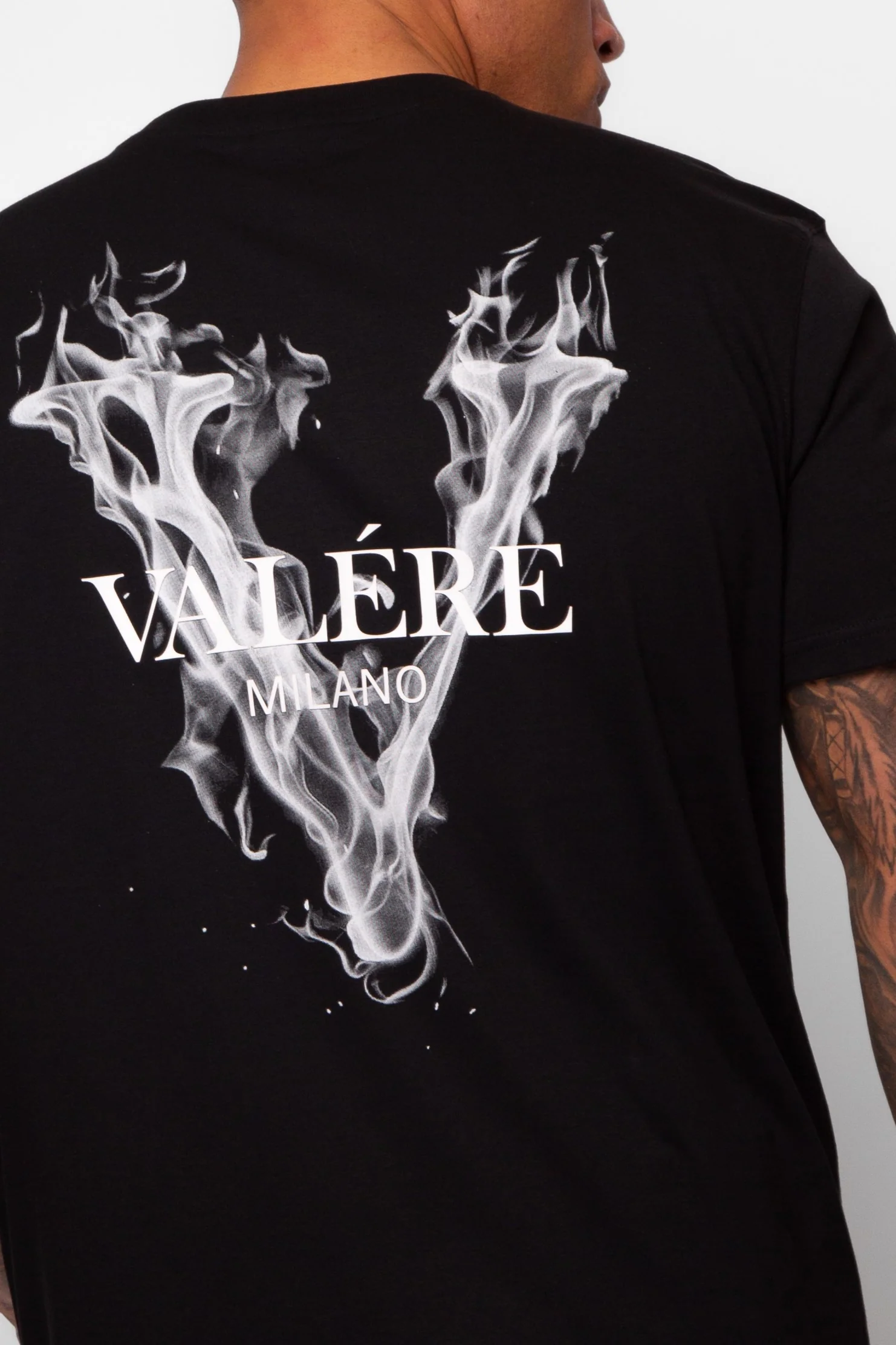 ELIO BLACK TEE - Image 5
