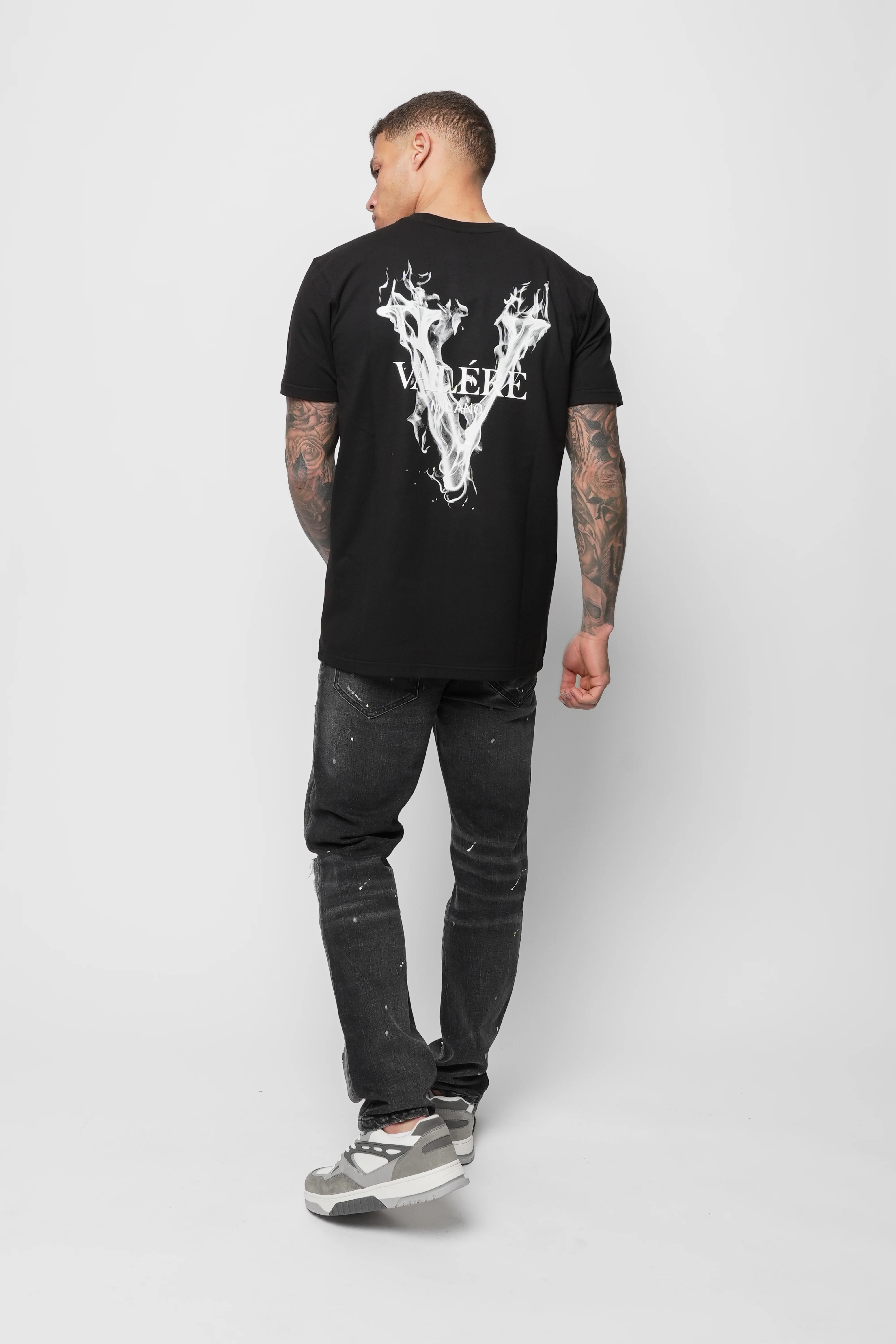 ELIO BLACK TEE - Image 6
