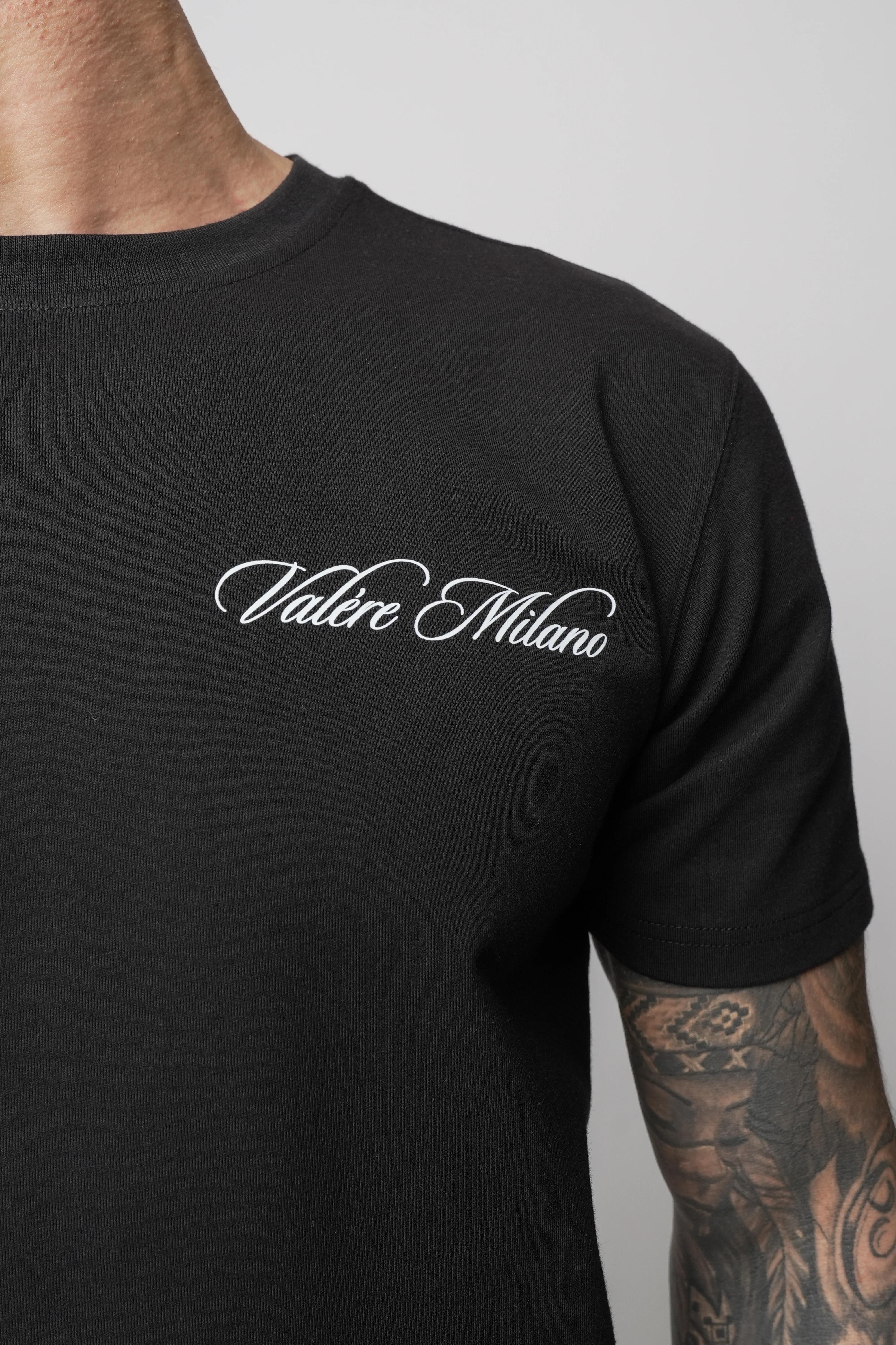 ISEO BLACK TEE - Image 2