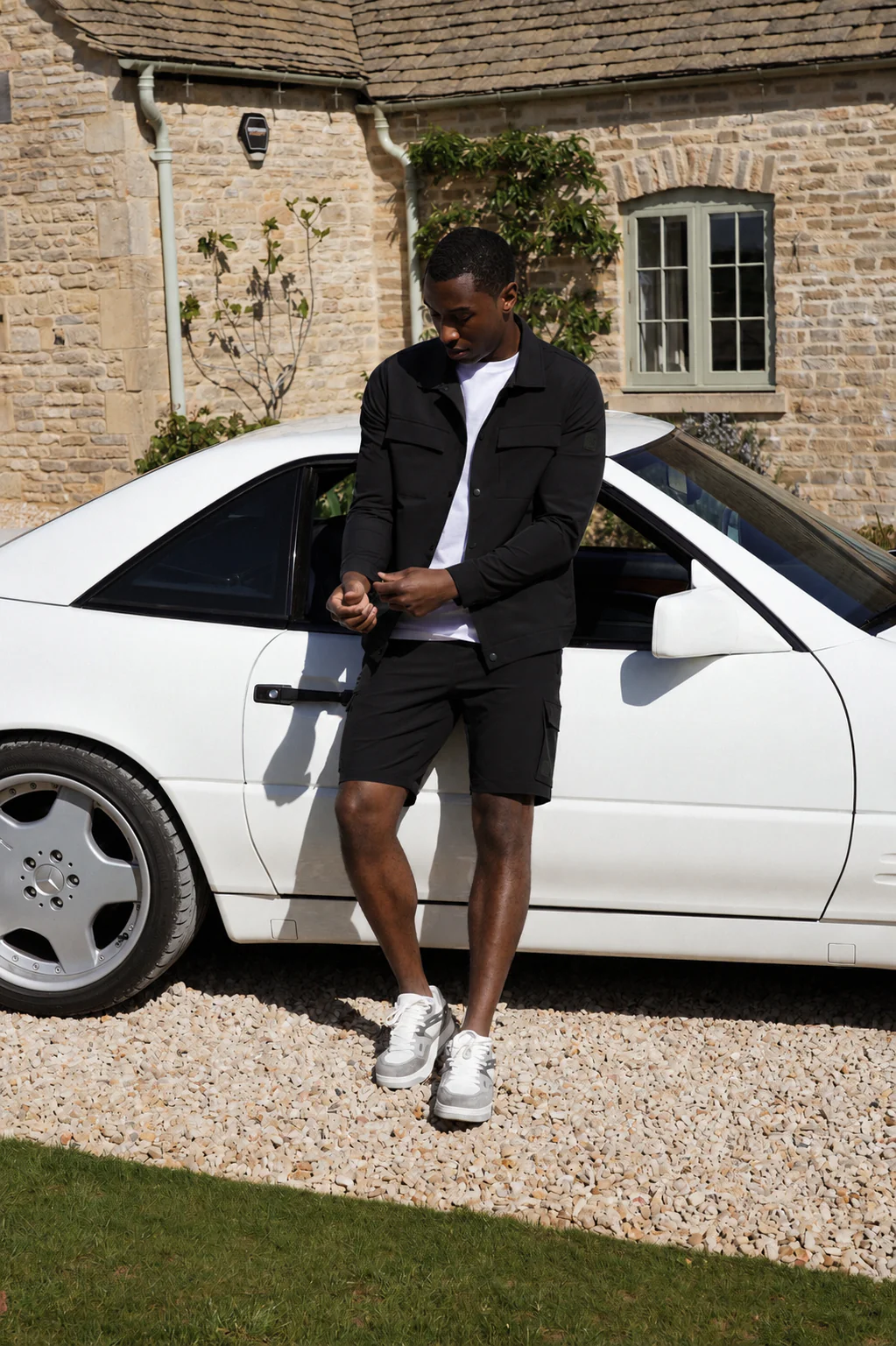 LUXE BLACK CARGO SHORT - Image 3