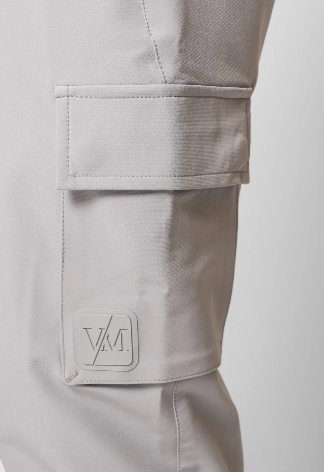 LUXE GREY CARGO SHORT - Image 2