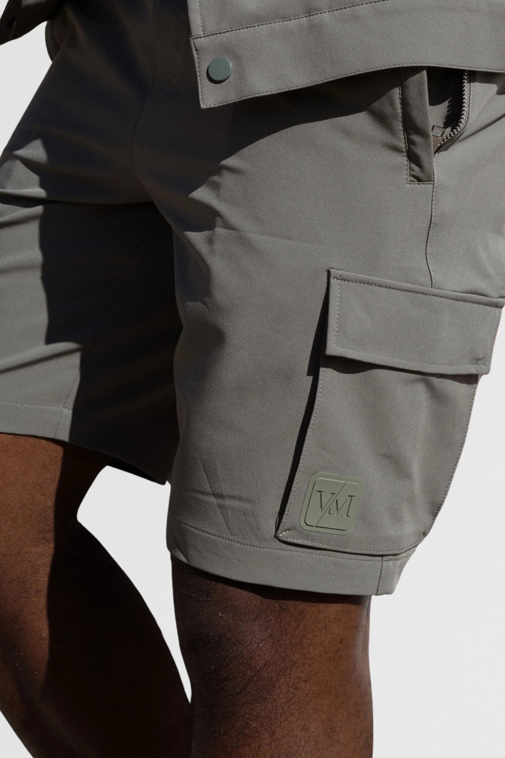 LUXE KHAKI CARGO SHORT - Image 5