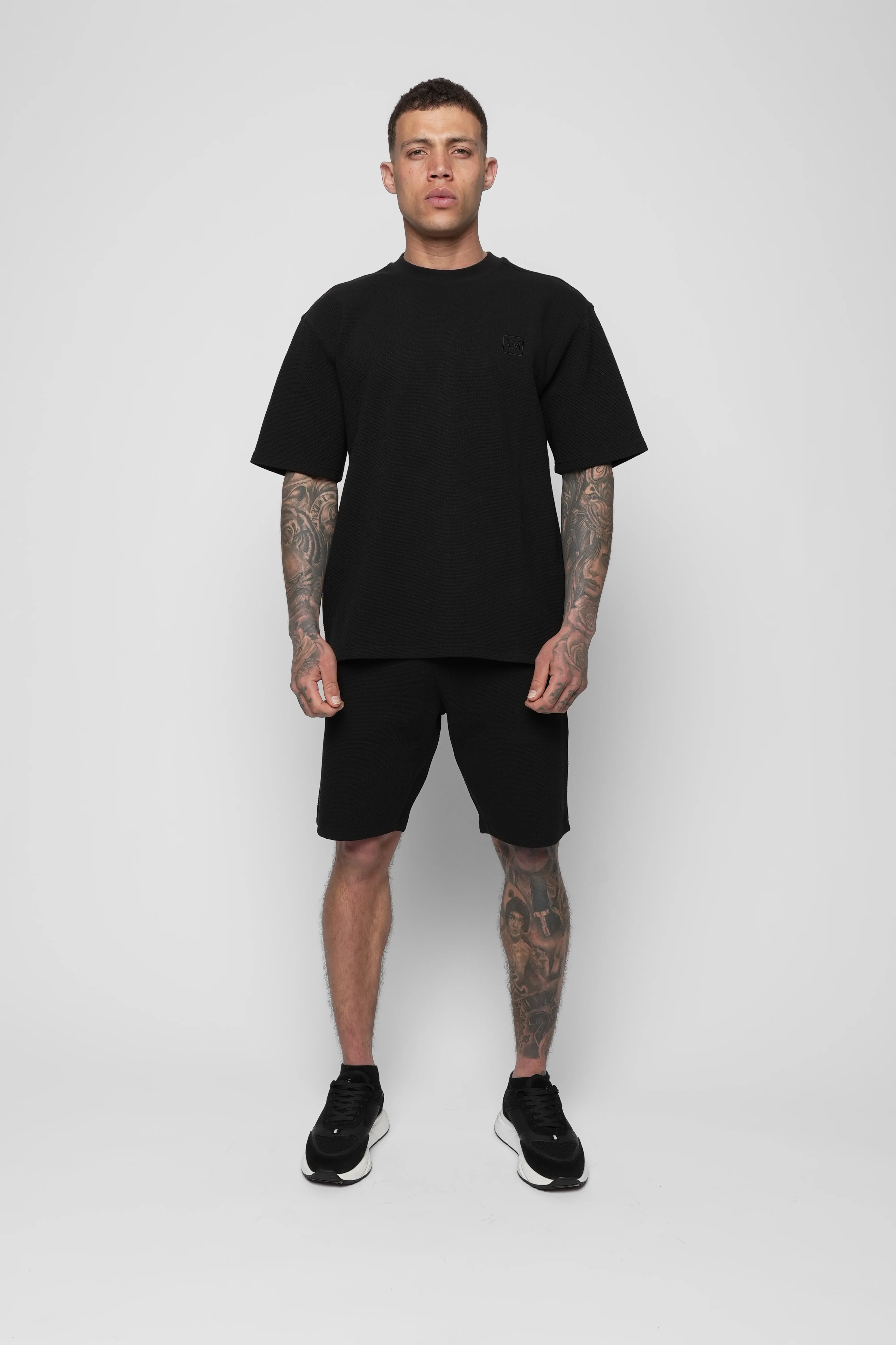 NEMI BLACK TEE - Image 4