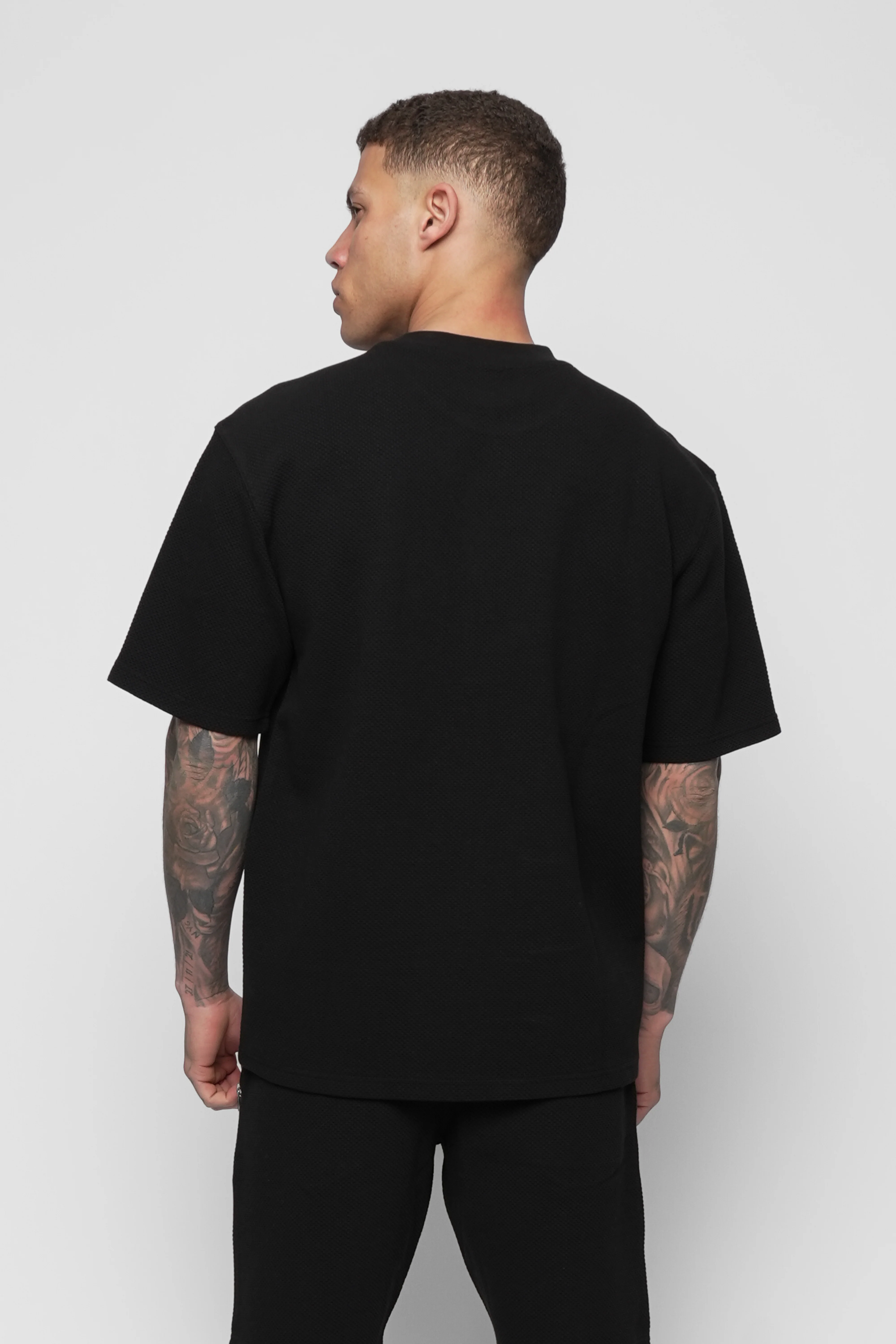 NEMI BLACK TEE - Image 5